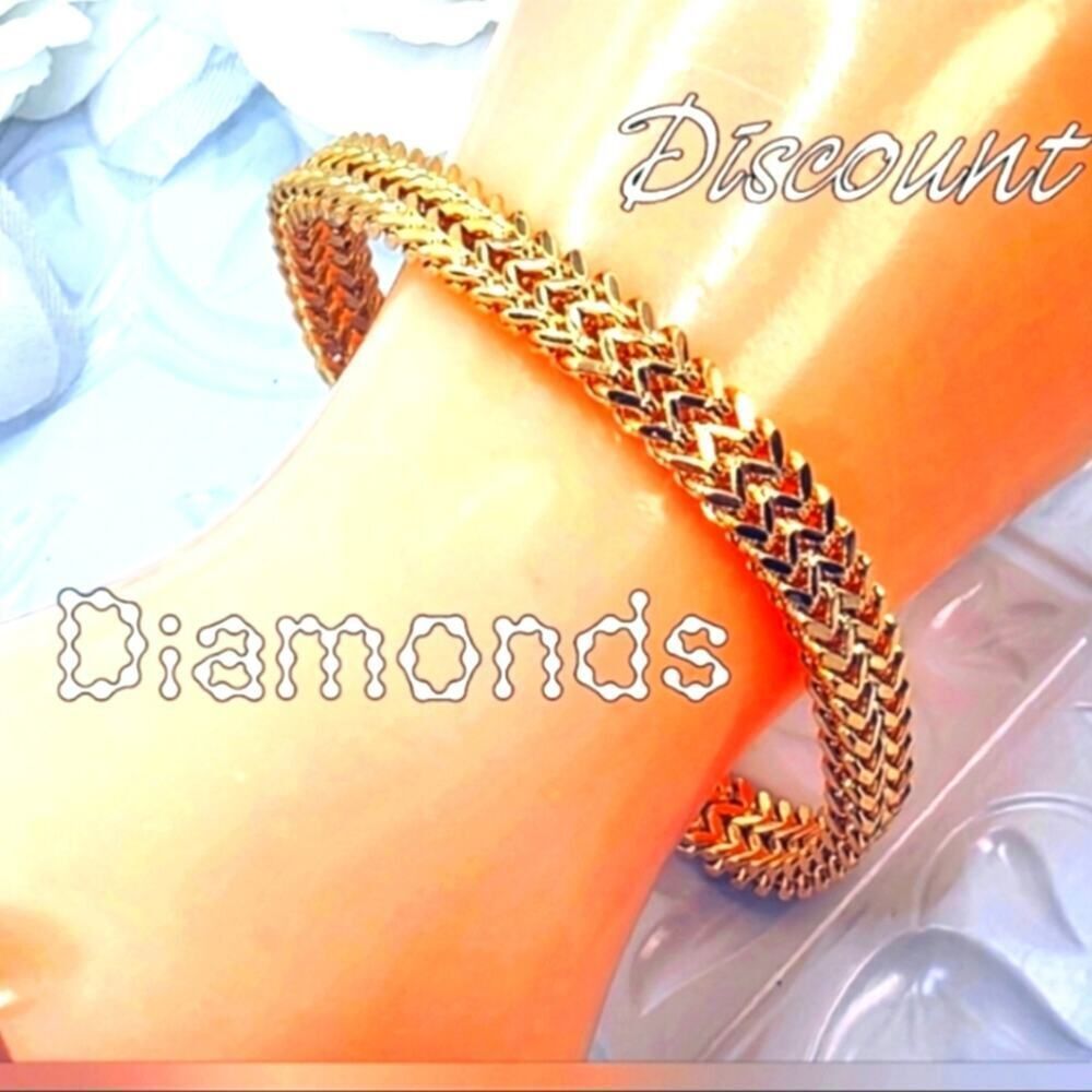 Gorgeous Hand Made Bracelet in 18K Gold on Stainless Steel